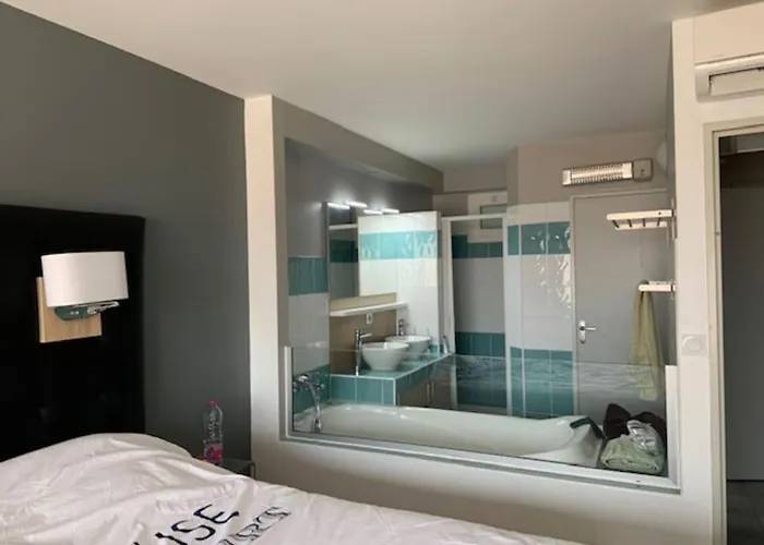 Jardin D Eden Village Naturiste *